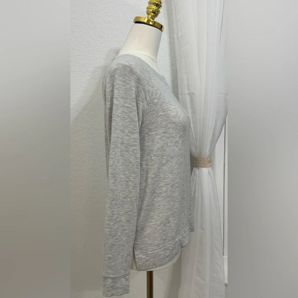 NEW Lou & Grey for LOFT Women's Light Grey Loungewear Sweatshirt Size XS - Picture 3 of 8